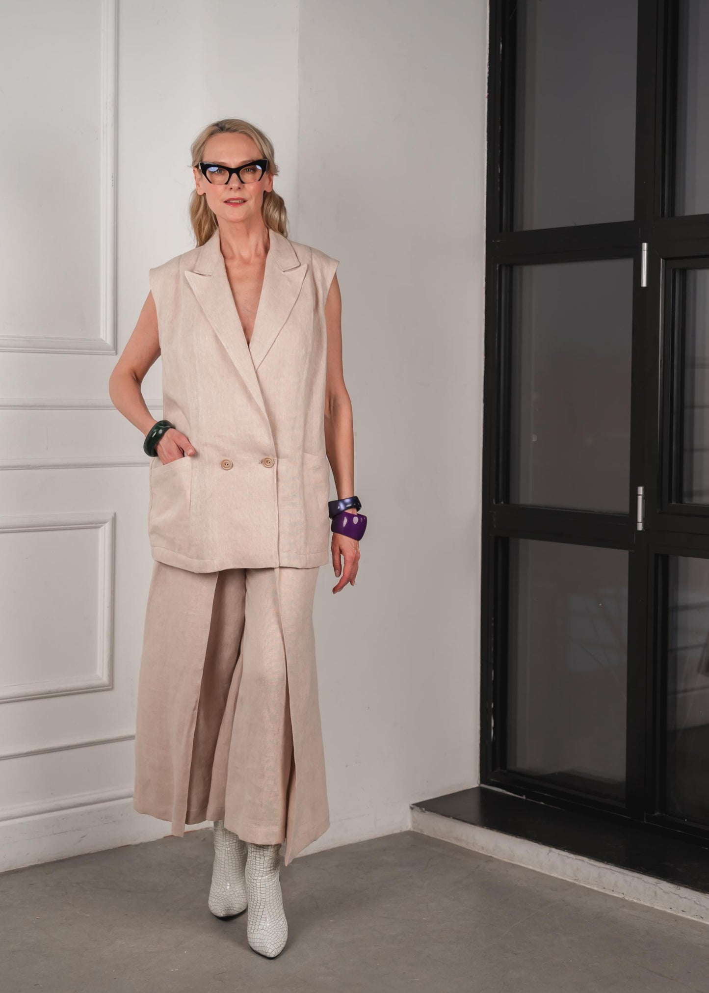 Linen sleeveless blazer vest
