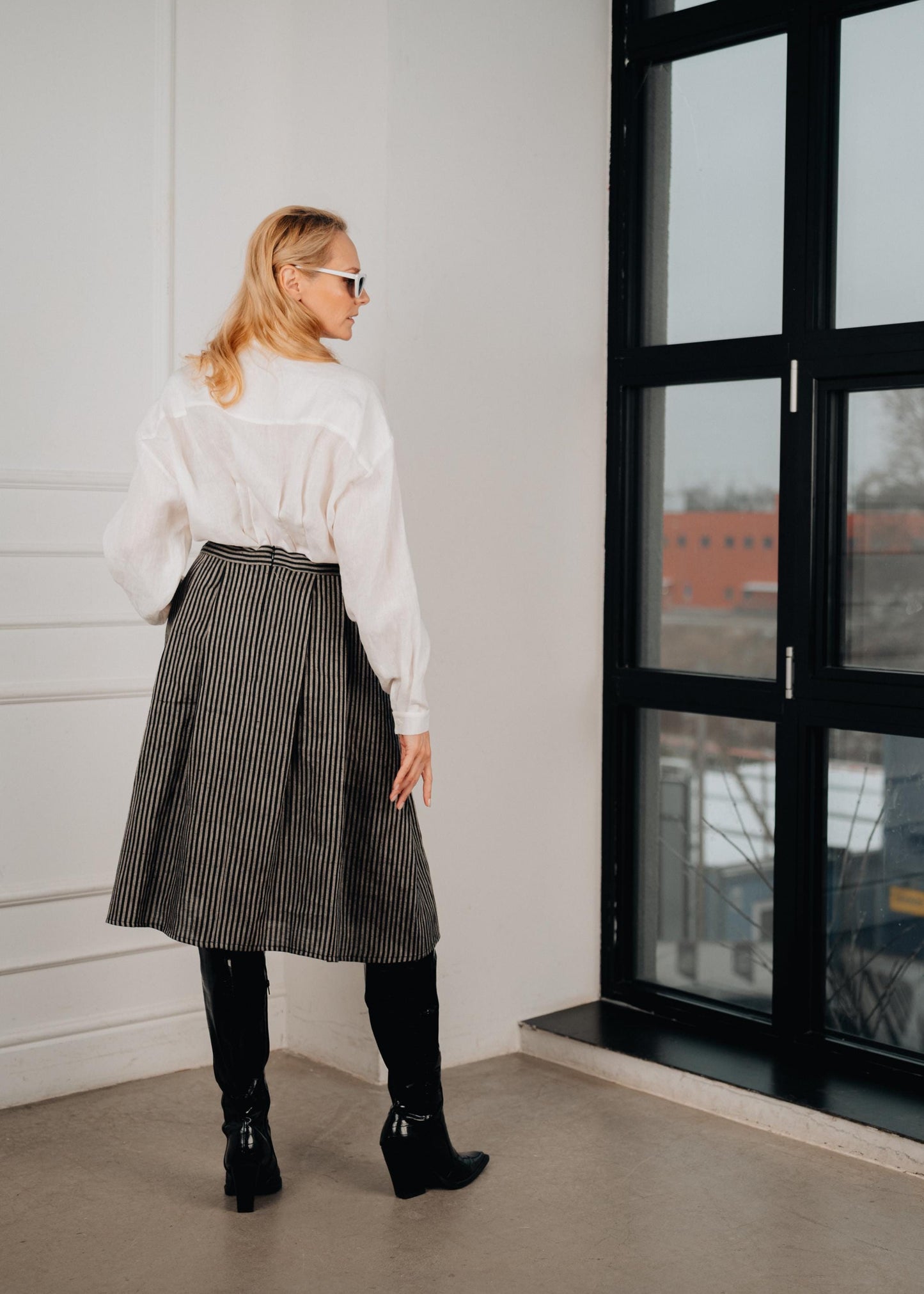 Chic A-line striped linen skirt