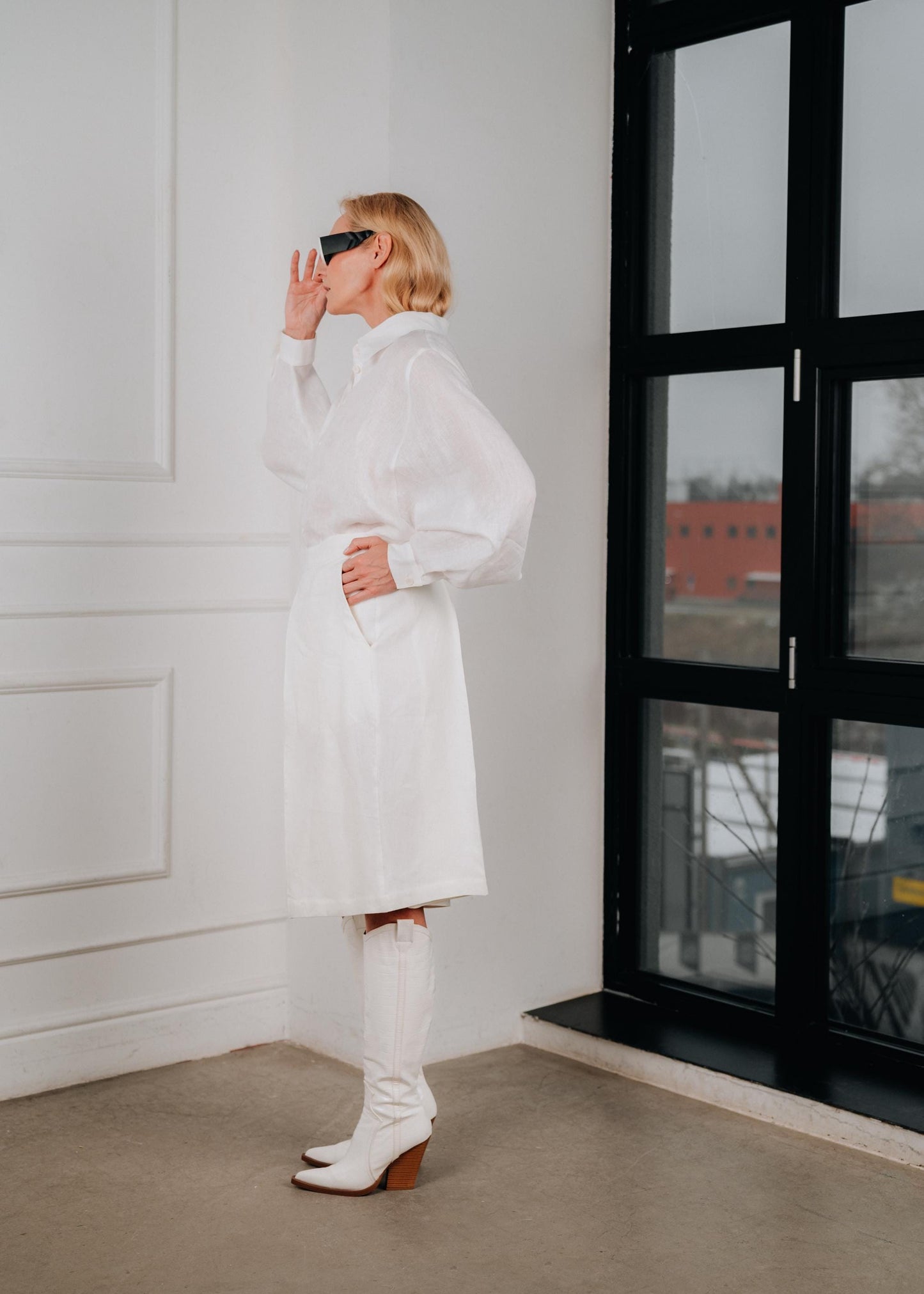 Chic linen kimono shirt in pure white